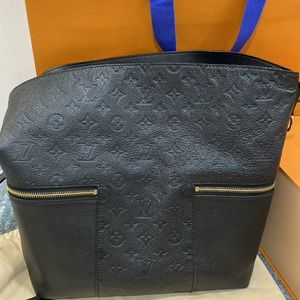 Louis Vuitton Amelie handbag monogram